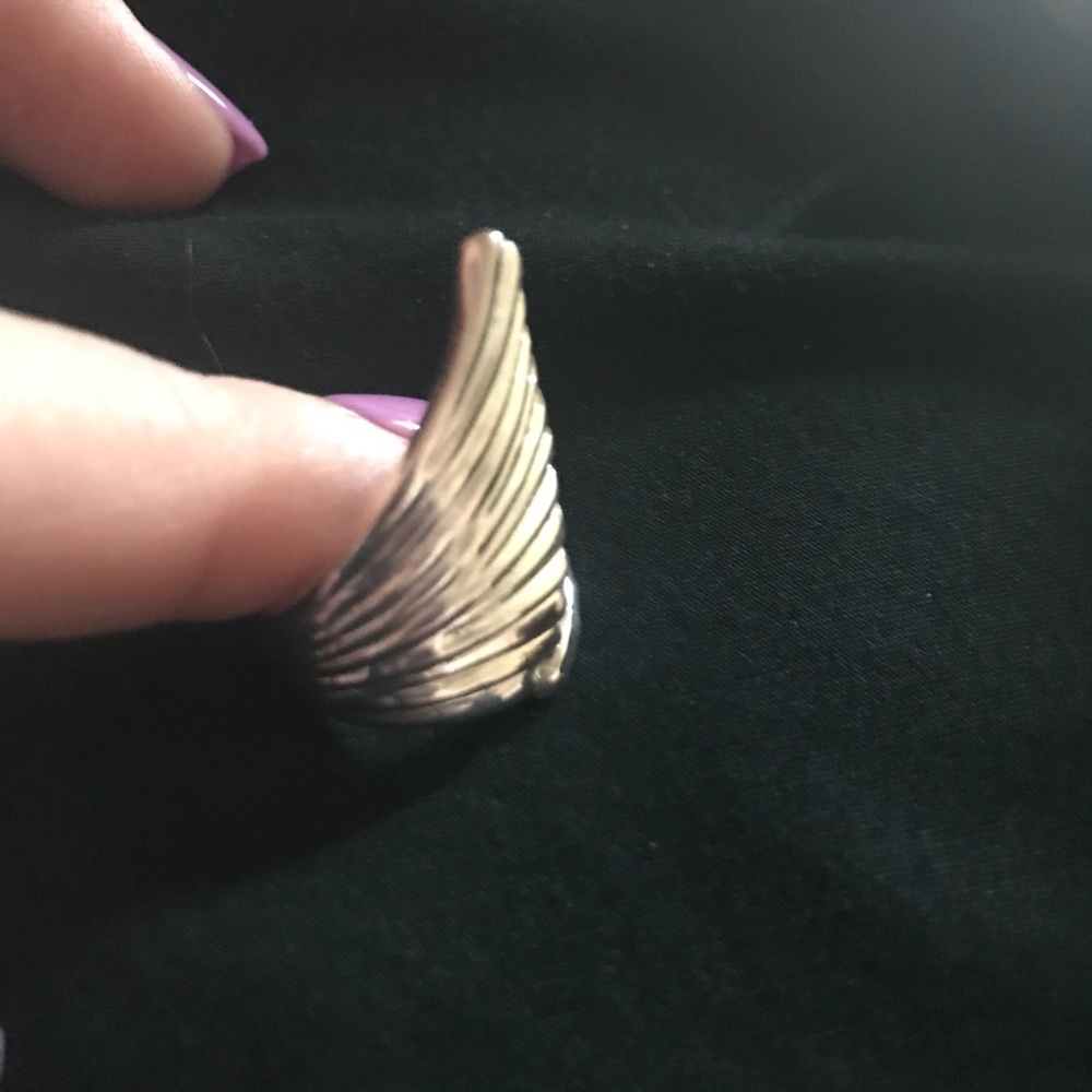 Angel wing ring